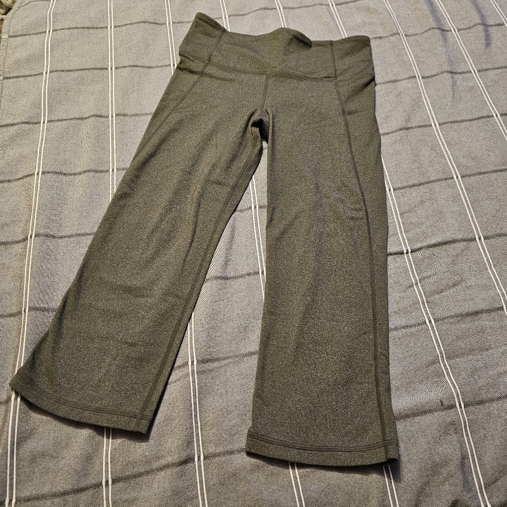 💥lululemon athletica Crop Leggings